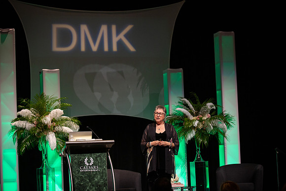 DMK World Of Confidence-545