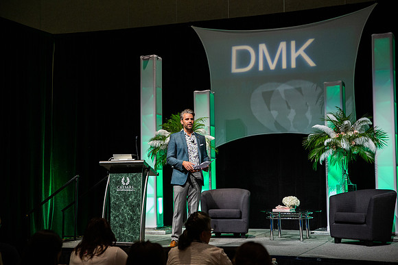 DMK World Of Confidence-588
