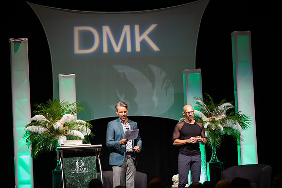 DMK World Of Confidence-655