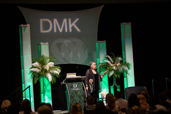 DMK World Of Confidence-577