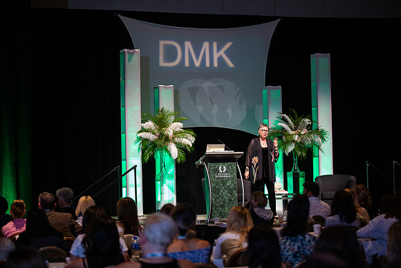 DMK World Of Confidence-569