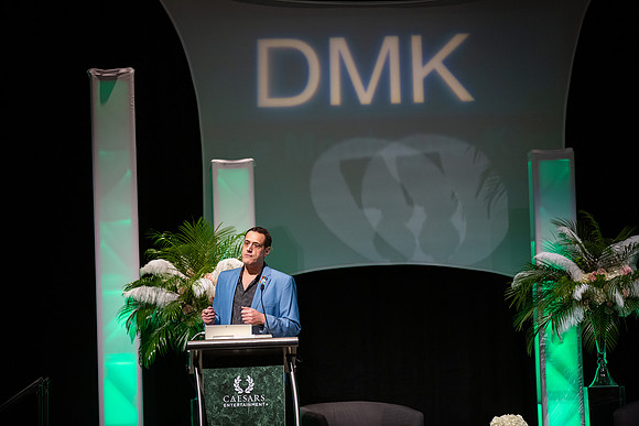 DMK World Of Confidence-694