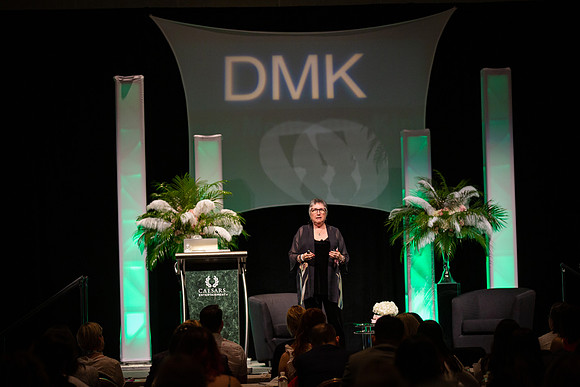 DMK World Of Confidence-536