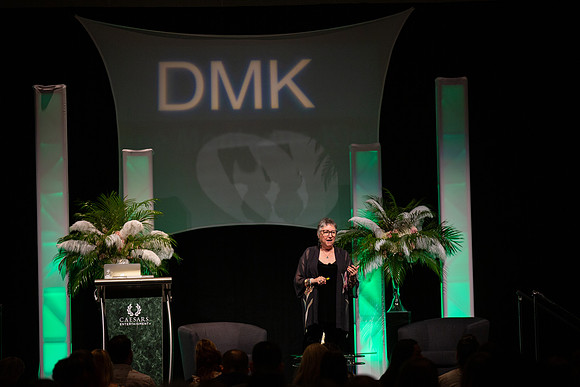 DMK World Of Confidence-554