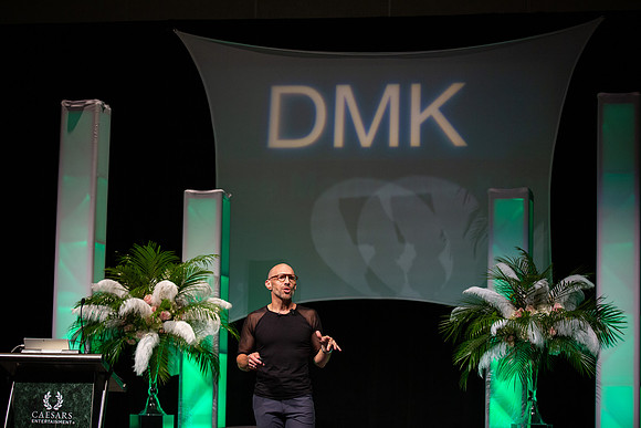 DMK World Of Confidence-664