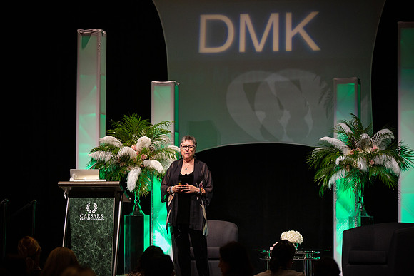 DMK World Of Confidence-550