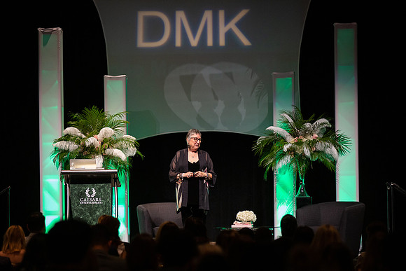 DMK World Of Confidence-578
