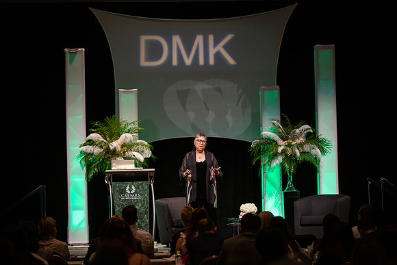 DMK World Of Confidence-534