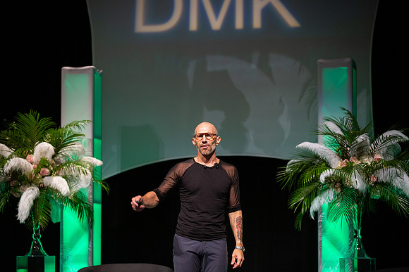 DMK World Of Confidence-668