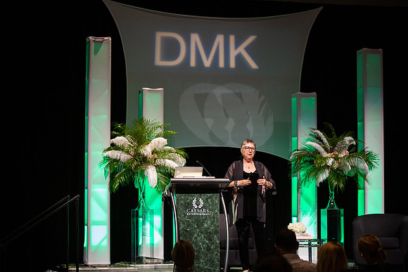 DMK World Of Confidence-566