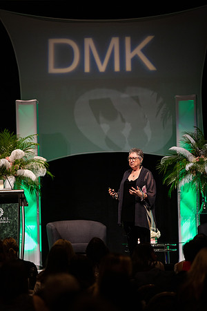 DMK World Of Confidence-562
