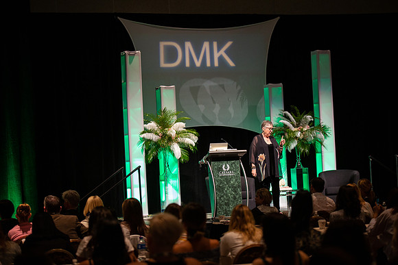 DMK World Of Confidence-570