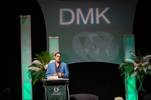 DMK World Of Confidence-695