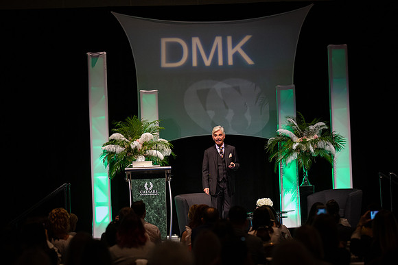 DMK World Of Confidence-599