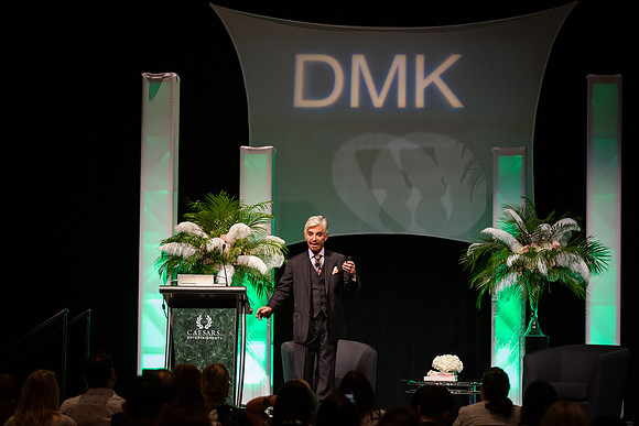 DMK World Of Confidence-604