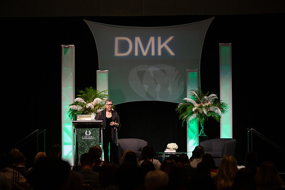DMK World Of Confidence-579
