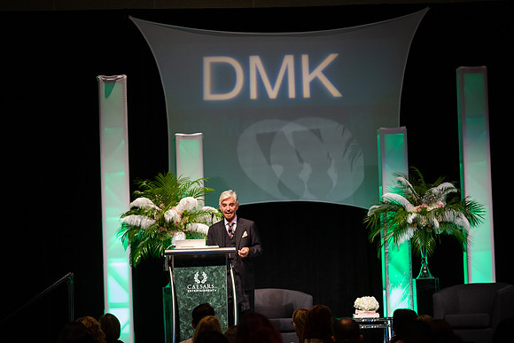 DMK World Of Confidence-645