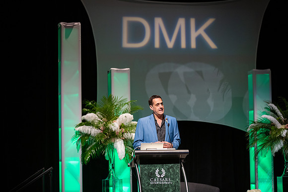 DMK World Of Confidence-698