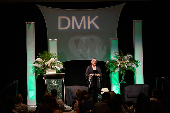 DMK World Of Confidence-535