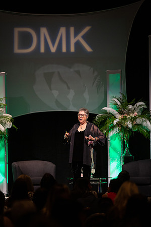 DMK World Of Confidence-561
