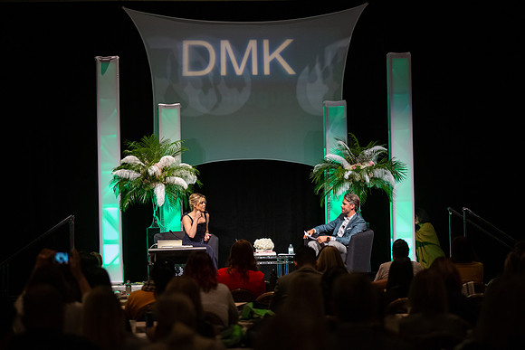DMK World Of Confidence-725