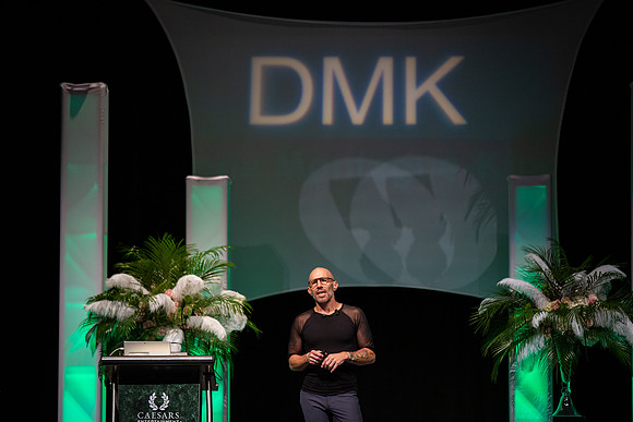 DMK World Of Confidence-659