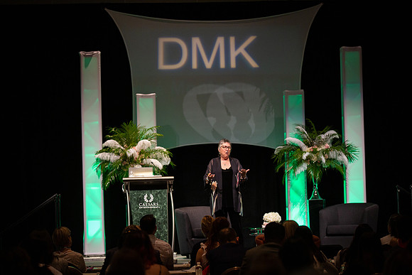 DMK World Of Confidence-537