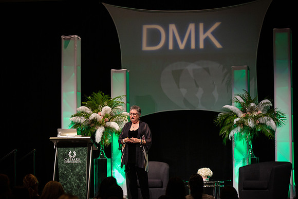 DMK World Of Confidence-546
