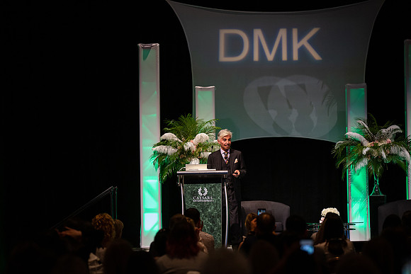 DMK World Of Confidence-598
