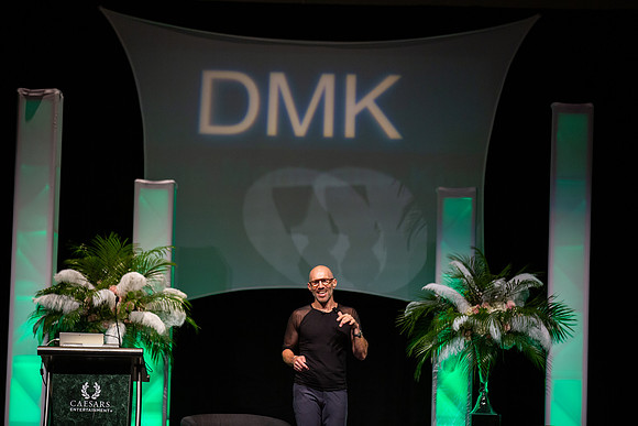 DMK World Of Confidence-661
