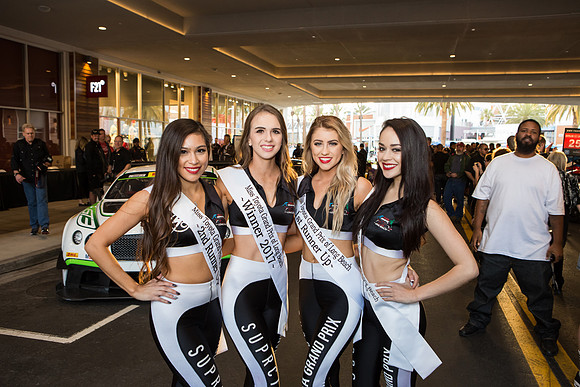 Thunder Thursday At The Pike Outlets-114