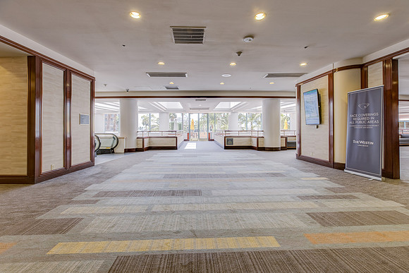 Centennial Lobby-014