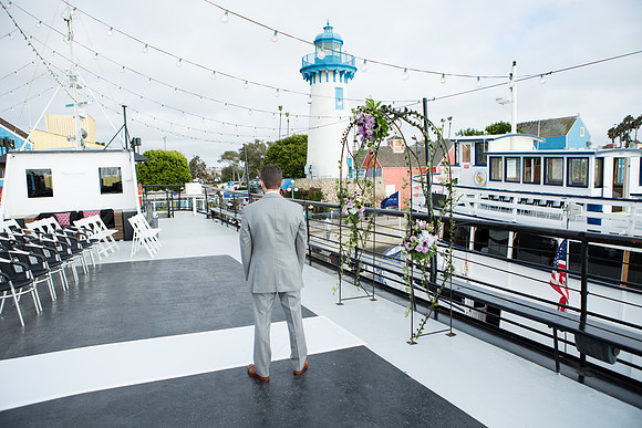 Hornblower Entertainer-128