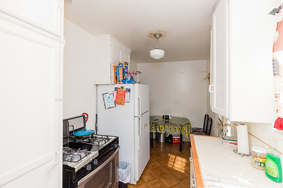 633 W Olive St-044