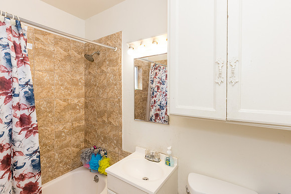 633 W Olive St-050