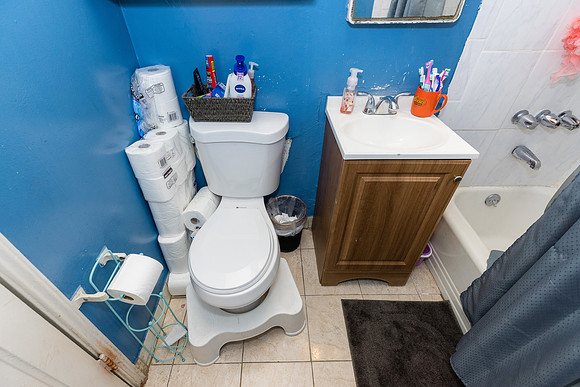 633 W Olive St-058