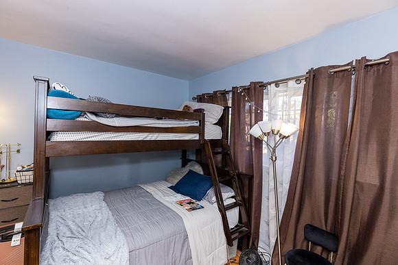 633 W Olive St-030