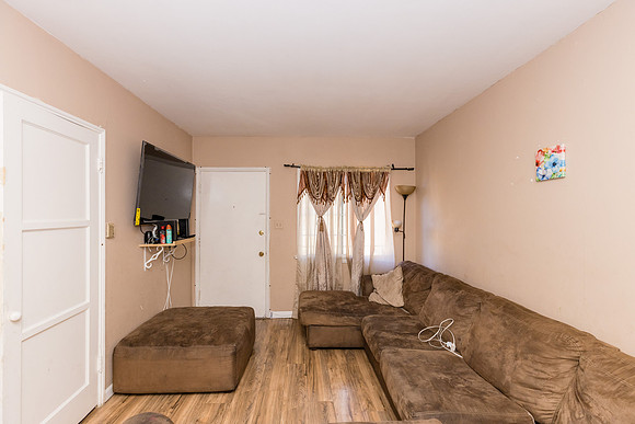 633 W Olive St-054