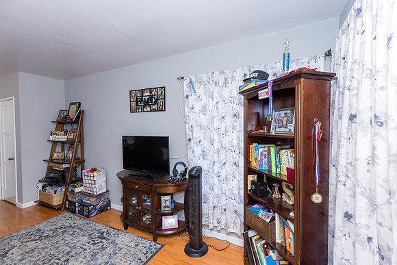 633 W Olive St-041