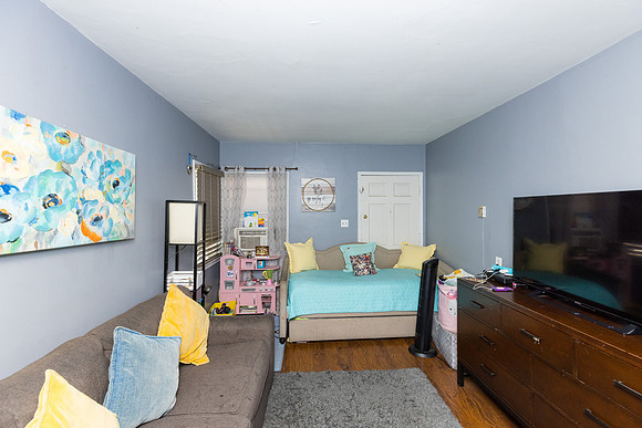 633 W Olive St-067