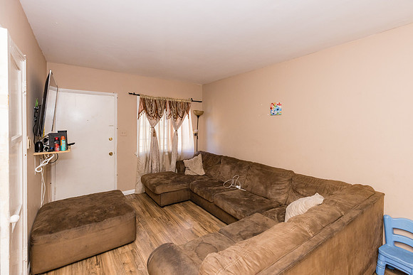 633 W Olive St-052