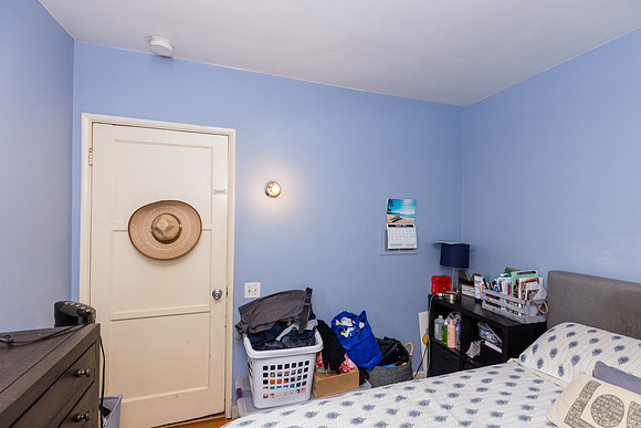 633 W Olive St-027
