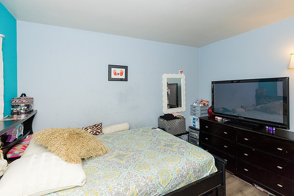 633 W Olive St-065