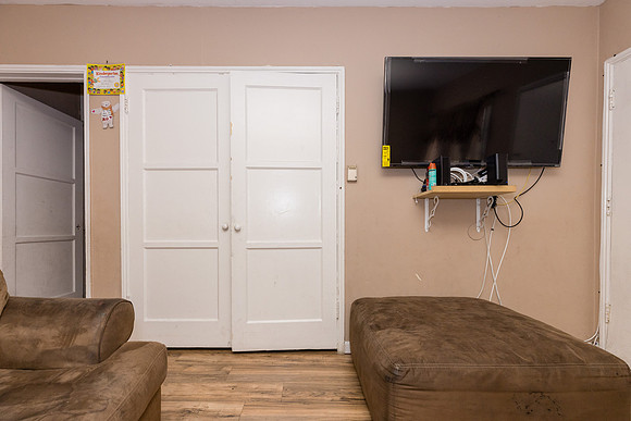 633 W Olive St-057