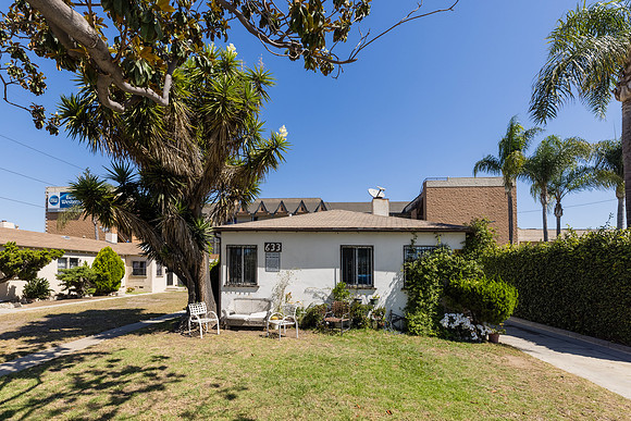 633 W Olive St-008