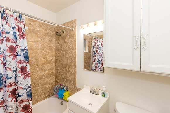 633 W Olive St-049
