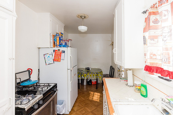633 W Olive St-045