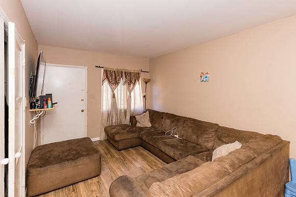 633 W Olive St-053