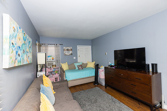 633 W Olive St-069