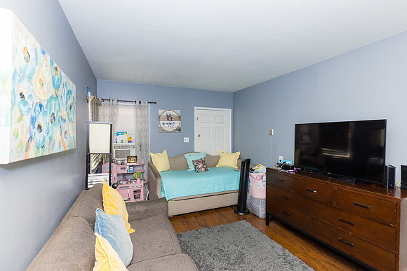 633 W Olive St-070